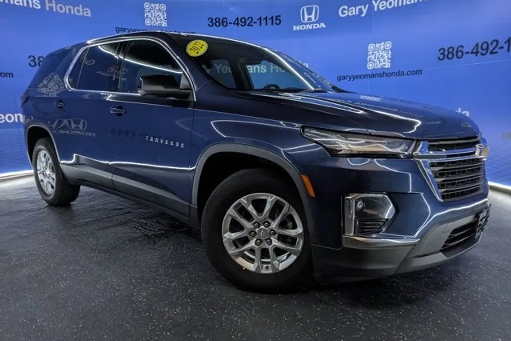 2022 Chevrolet Traverse LS photo 1