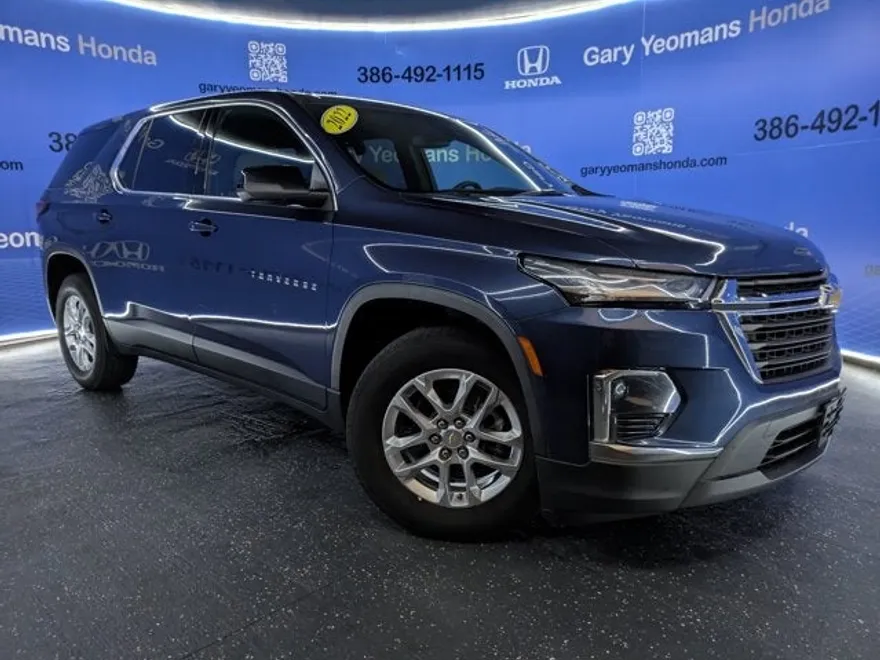 2022 Chevrolet Traverse LS photo 1