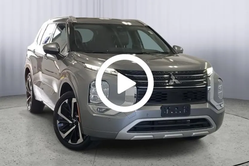 2022 Mitsubishi Outlander SEL photo 1