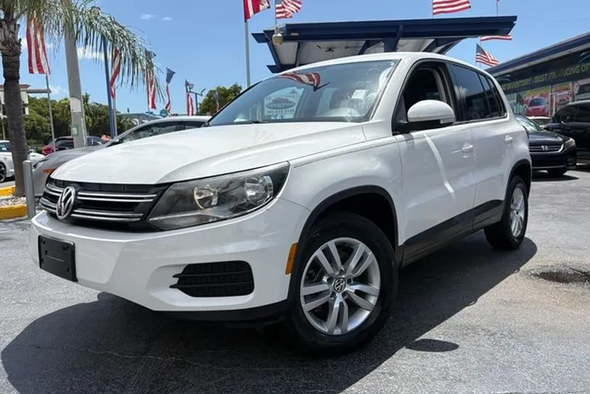 2014 Volkswagen Tiguan S photo 1