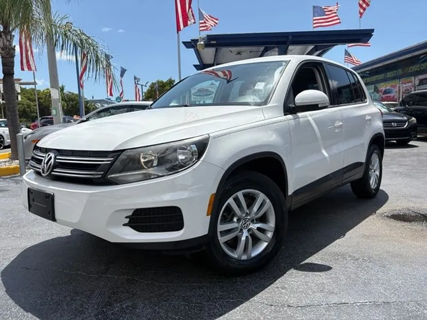 2014 Volkswagen Tiguan S photo 1