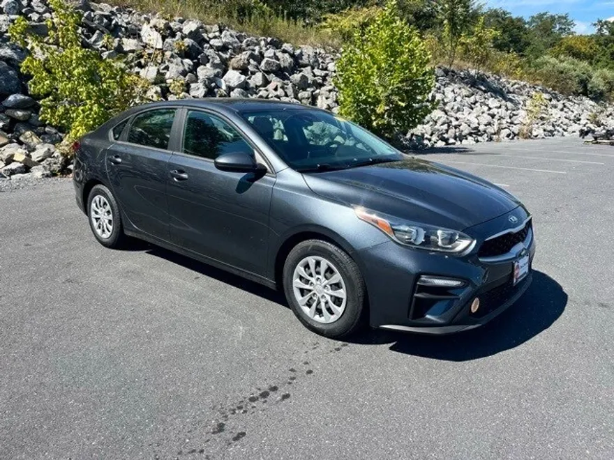 2021 Kia Forte FE photo 1