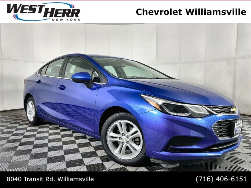 2018 Chevrolet Cruze LT photo 1