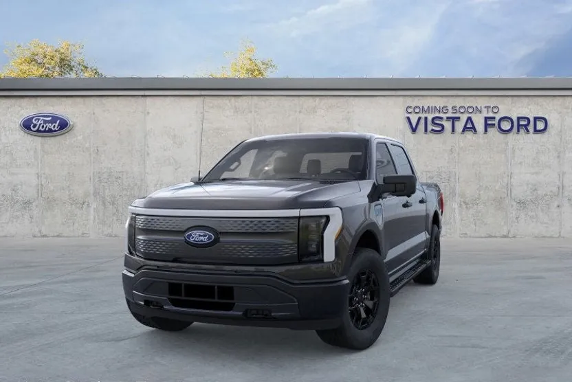 2025 Ford F-150 Lightning XLT photo 1