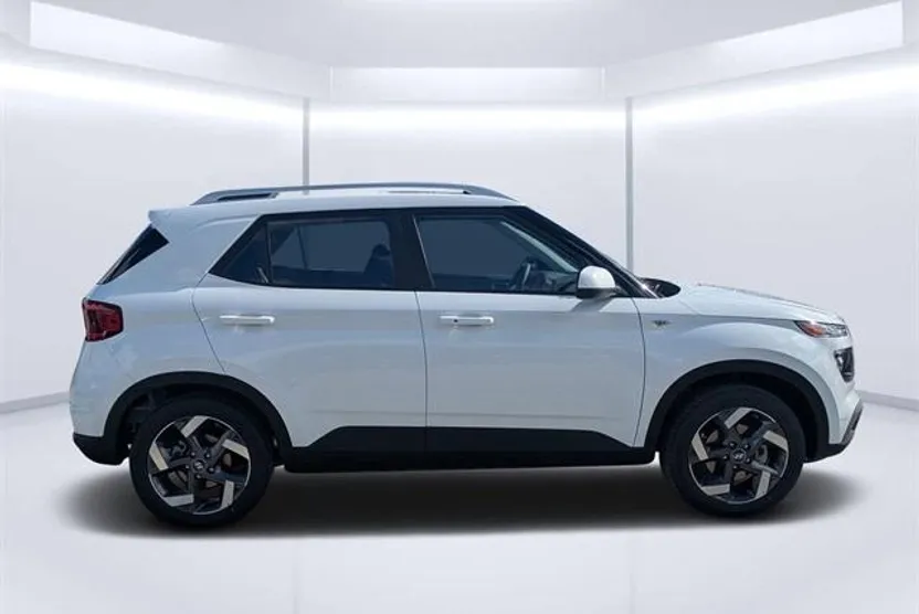 2026 Hyundai Venue SEL photo 1