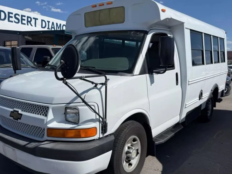2012 Chevrolet Express Cutaway Work Van photo 1