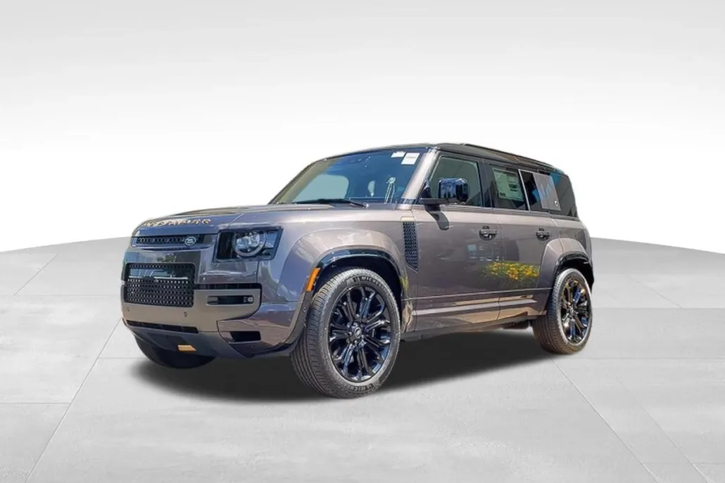 2025 Land Rover Defender 110 V8 photo 1
