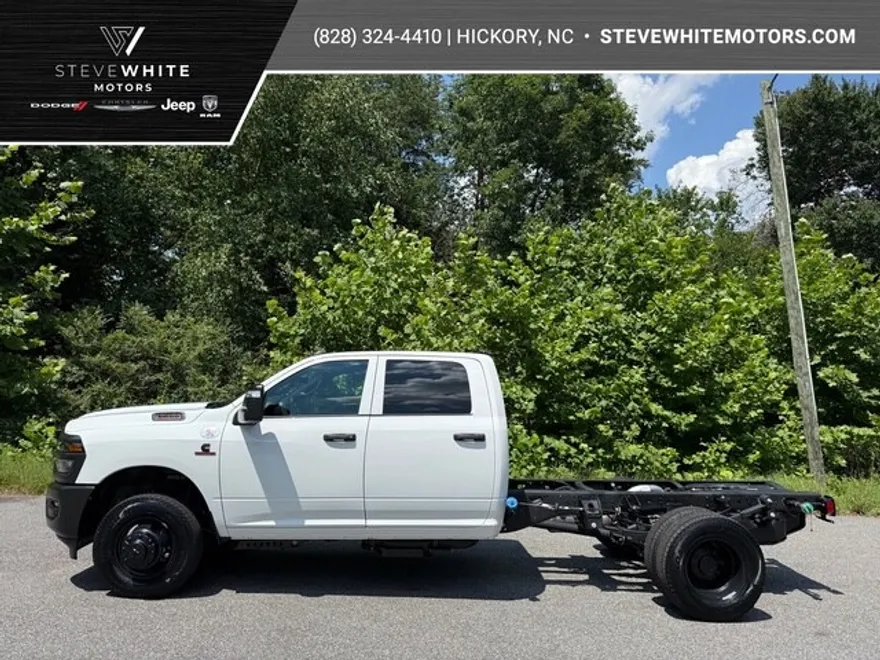 2025 Ram 3500 Tradesman photo 1