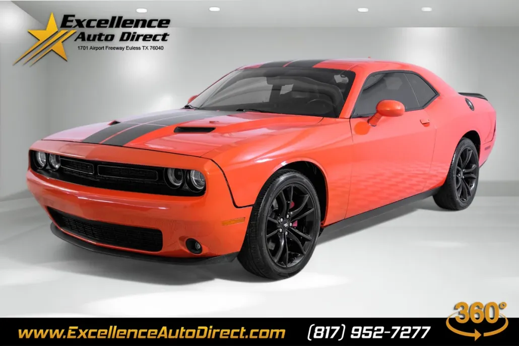 2014 Dodge Challenger SRT8 Core photo 1
