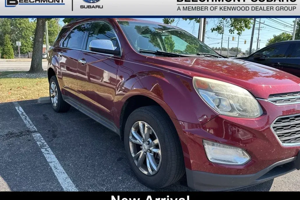 2017 Chevrolet Equinox LT photo 1