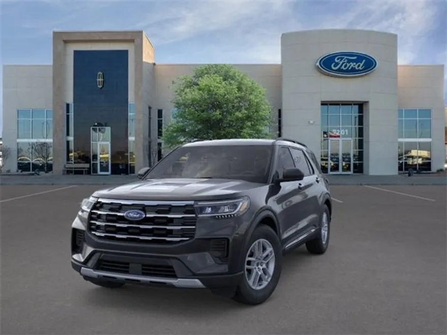 2025 Ford Explorer photo 1