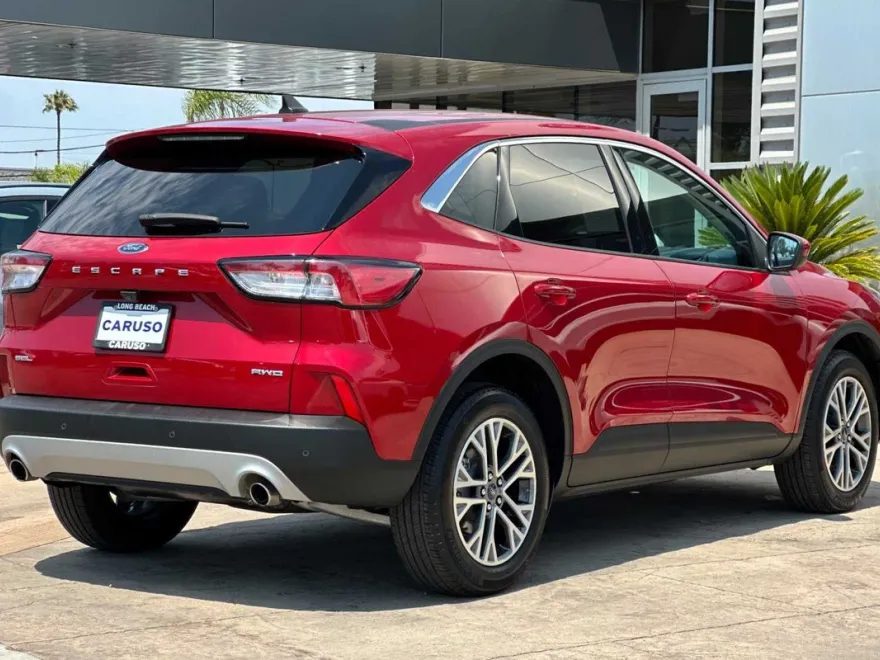 2022 Ford Escape SEL photo 1