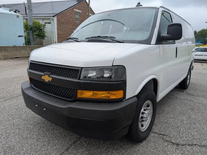 2025 Chevrolet Express Cargo Van Work photo 1