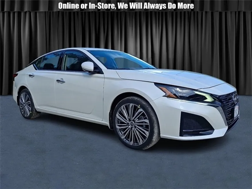 2025 Nissan Altima 2.5 SL photo 1