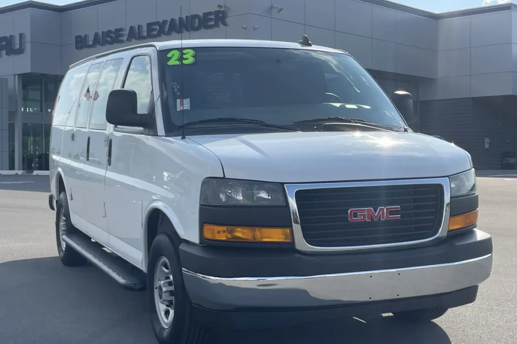 2023 Gmc Savana Cargo 2500 photo 1