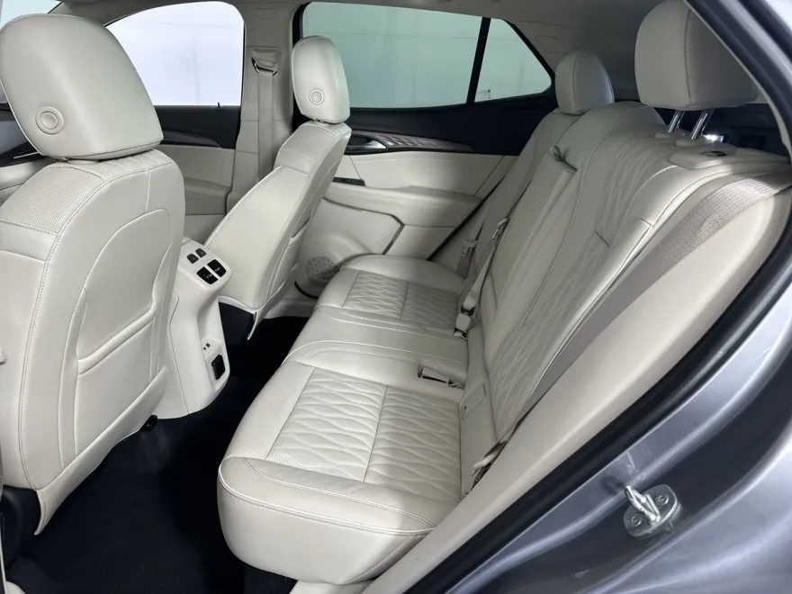 2021 Buick Envision Avenir photo 1