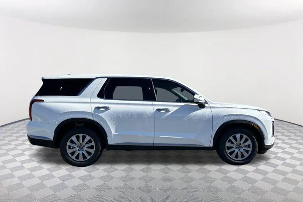 2025 Hyundai Palisade SE photo 1