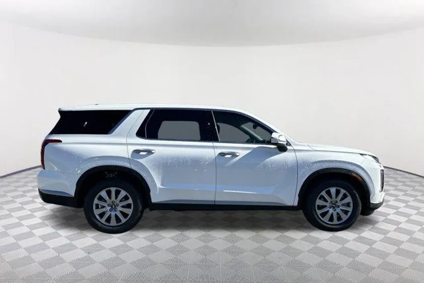 2025 Hyundai Palisade SE photo 1