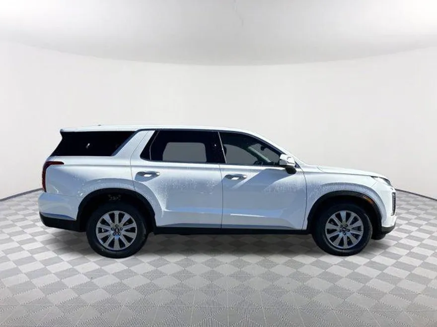 2025 Hyundai Palisade SE photo 1