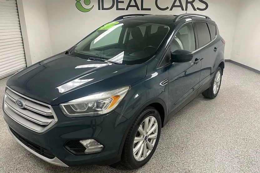 2019 Ford Escape SEL photo 1
