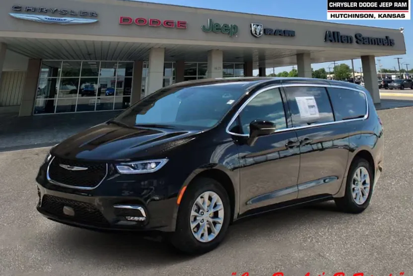 2025 Chrysler Pacifica photo 1