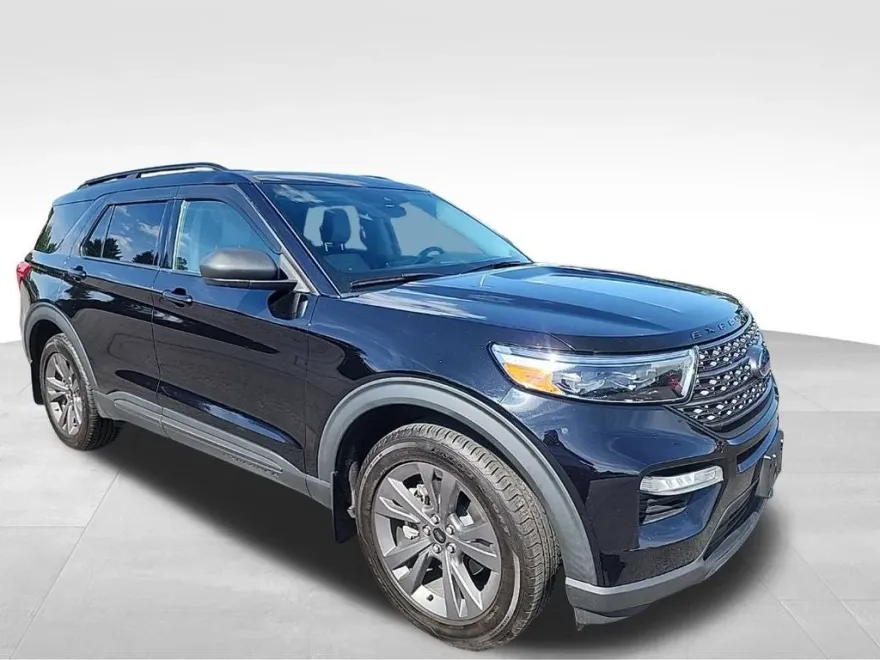 2021 Ford Explorer XLT photo 1