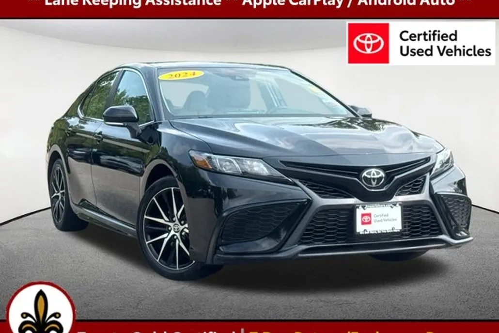 2024 Toyota Camry SE photo 1