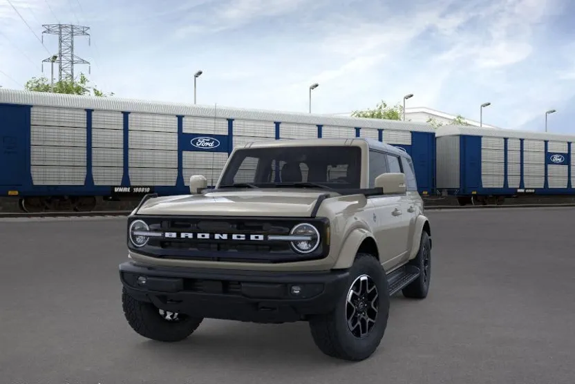 2025 Ford Bronco Outer Banks photo 1