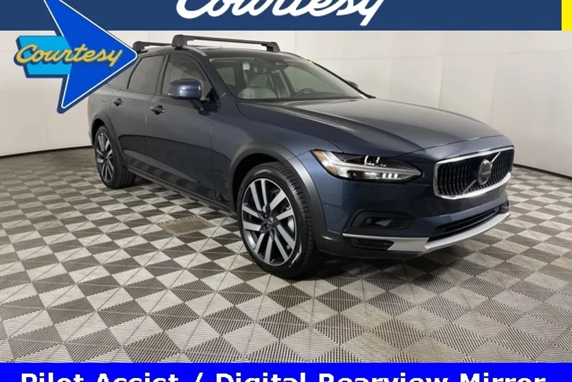 2025 Volvo V90 Cross Country B6 AWD Plus photo 1