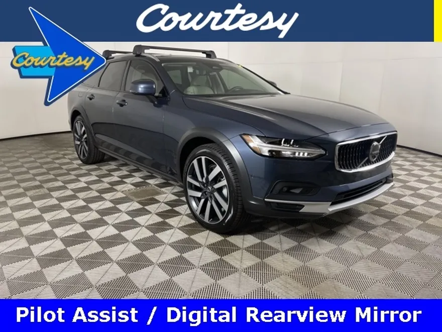 2025 Volvo V90 Cross Country B6 AWD Plus photo 1