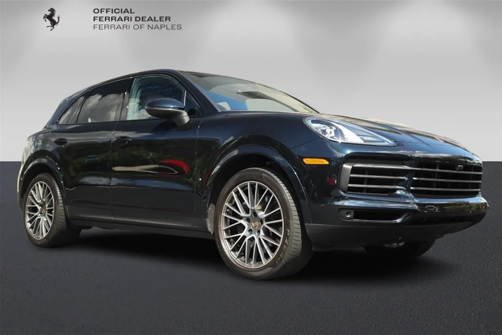 2022 Porsche Cayenne Platinum Edition photo 1