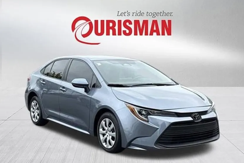 2024 Toyota Corolla LE photo 1