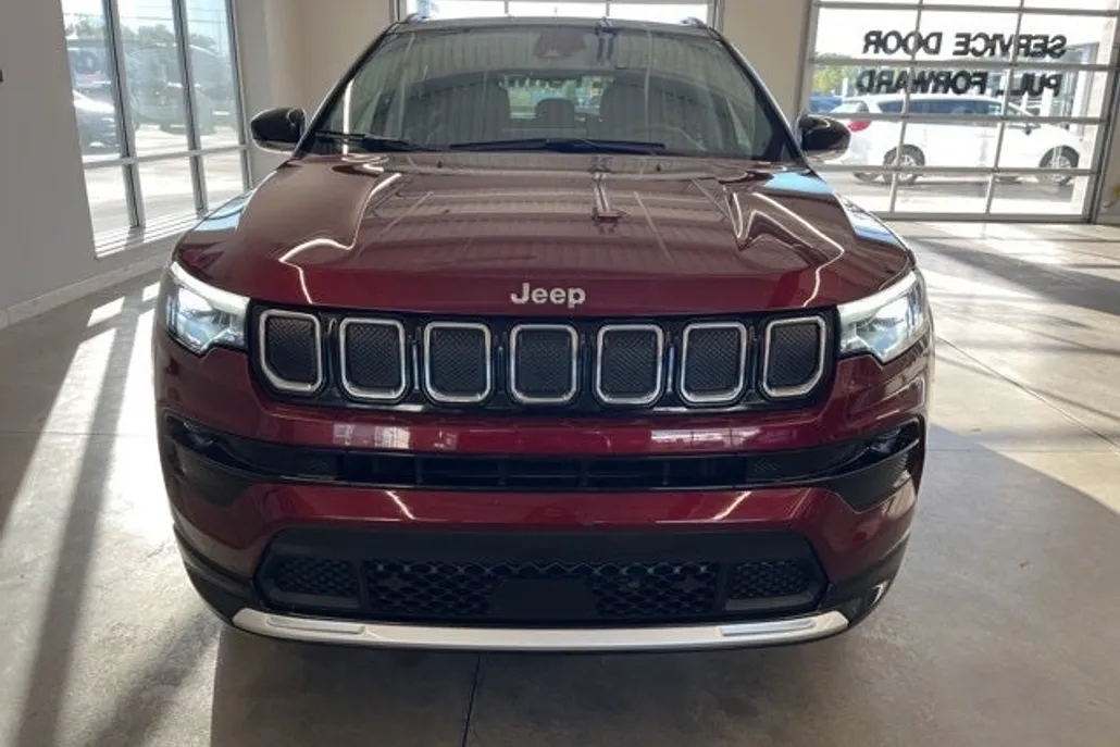 2022 Jeep Compass Limited photo 1