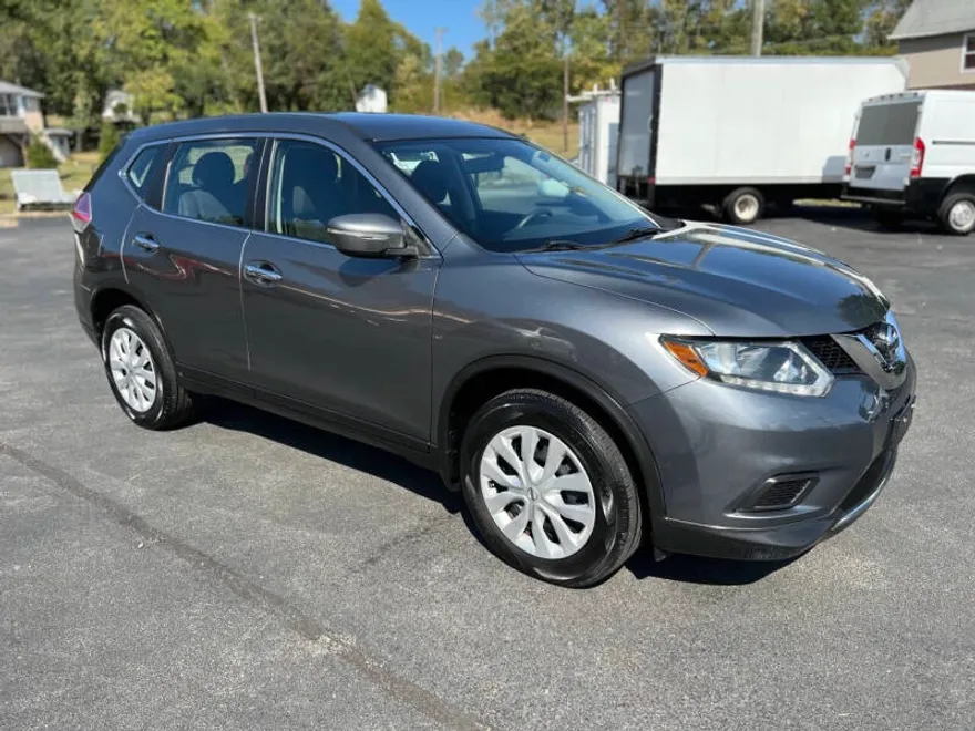 2015 Nissan Rogue S photo 1