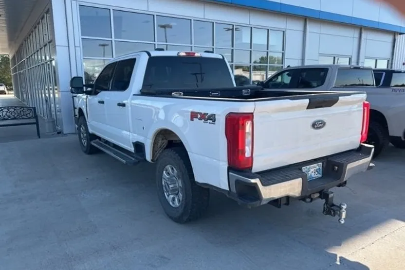 2024 Ford F-250 XLT photo 1