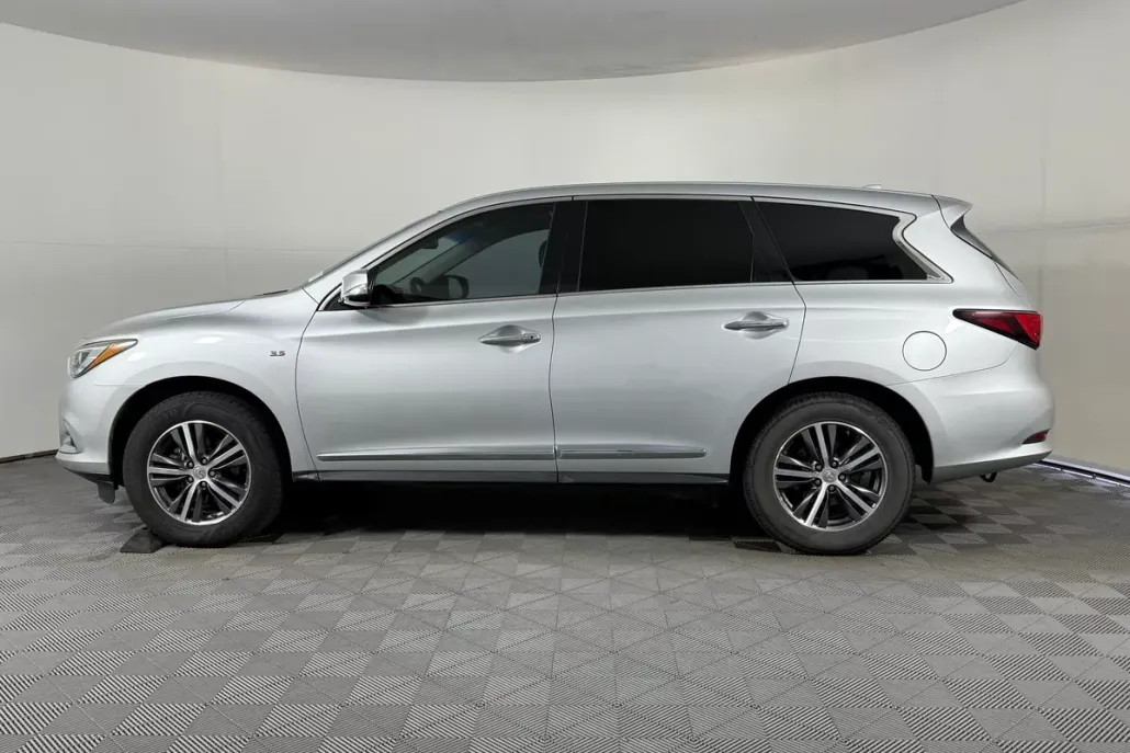 2017 Infiniti QX60 photo 1