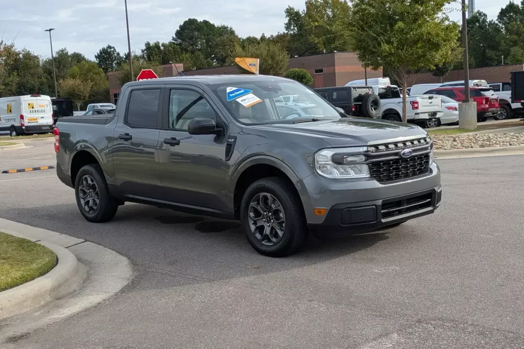 2024 Ford Maverick XLT photo 1