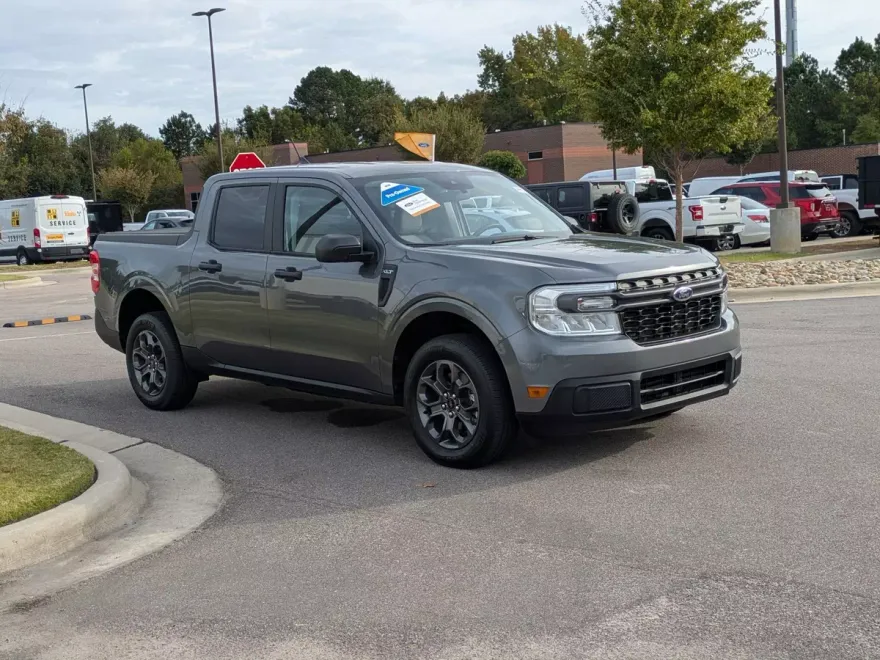 2024 Ford Maverick XLT photo 1
