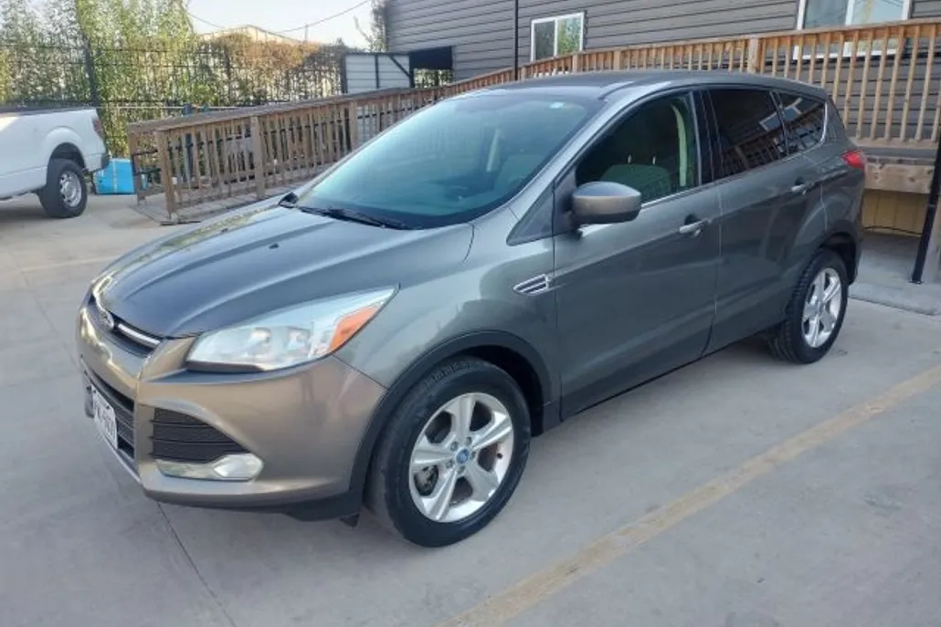 2013 Ford Escape SE Sport photo 1