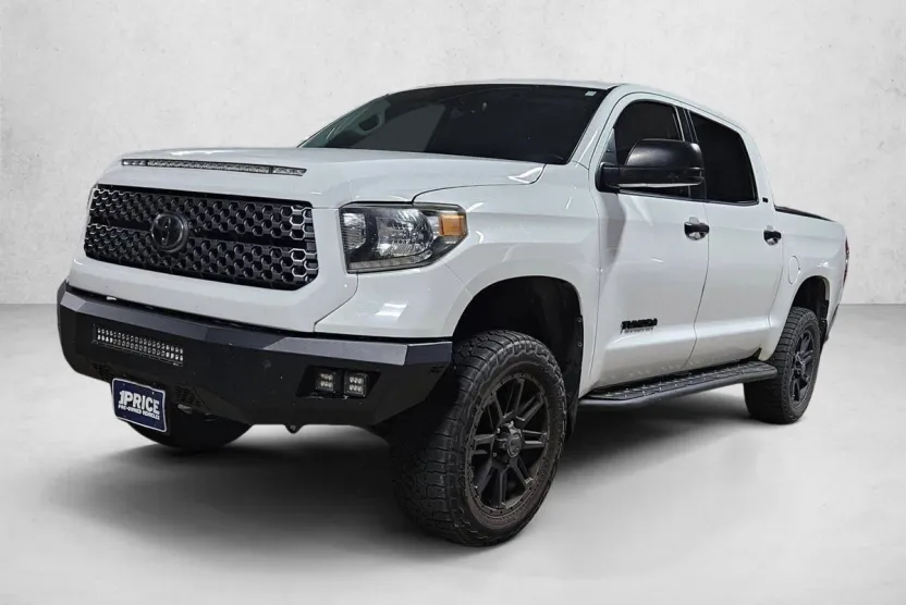 2018 Toyota Tundra SR5 CrewMax photo 1