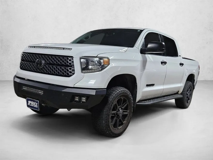 2018 Toyota Tundra SR5 CrewMax photo 1