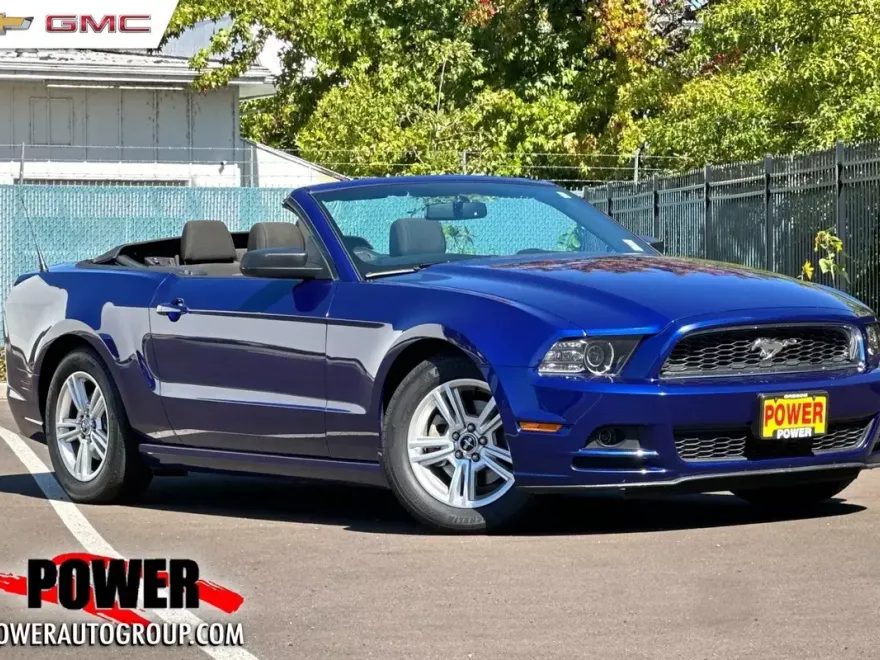 2014 Ford Mustang V6 photo 1