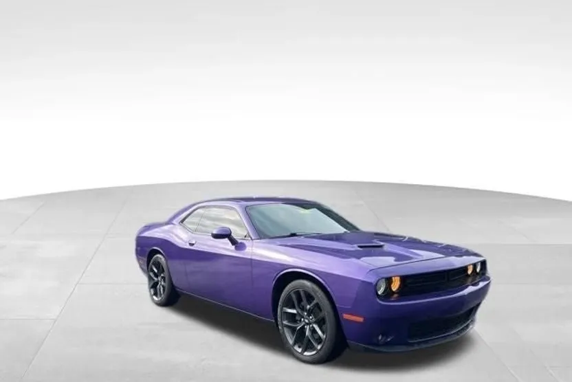 2019 Dodge Challenger SXT photo 1