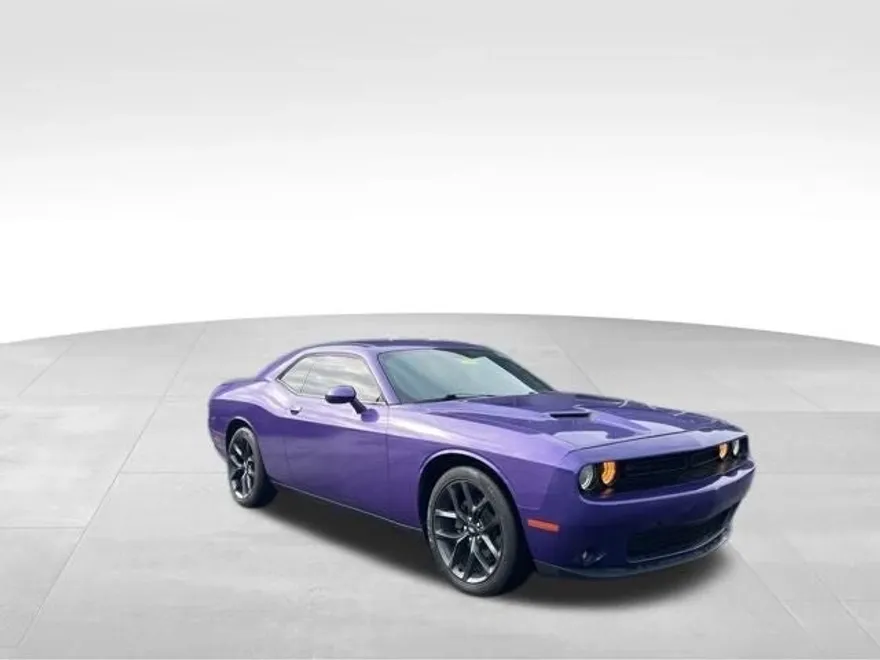 2019 Dodge Challenger SXT photo 1