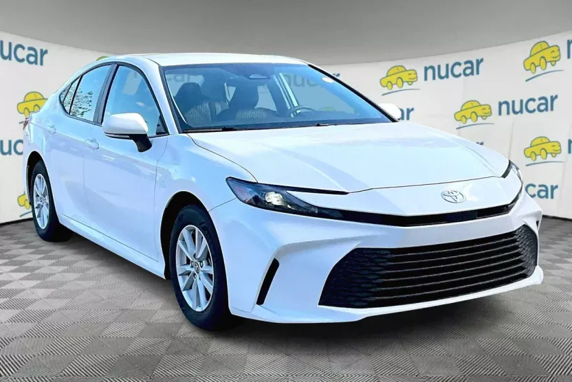 2025 Toyota Camry LE photo 1