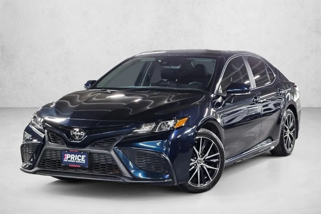 2021 Toyota Camry SE photo 1