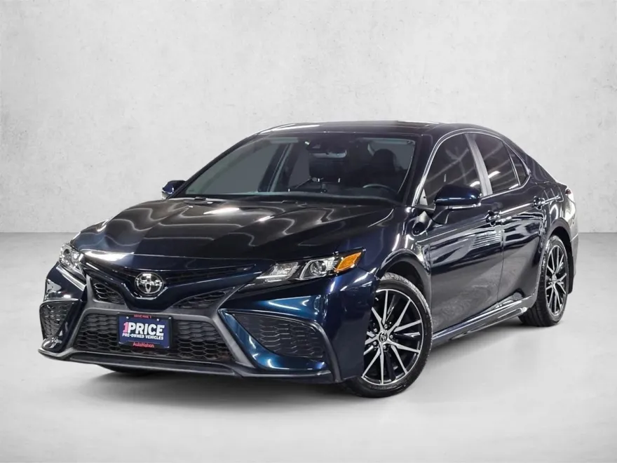 2021 Toyota Camry SE photo 1