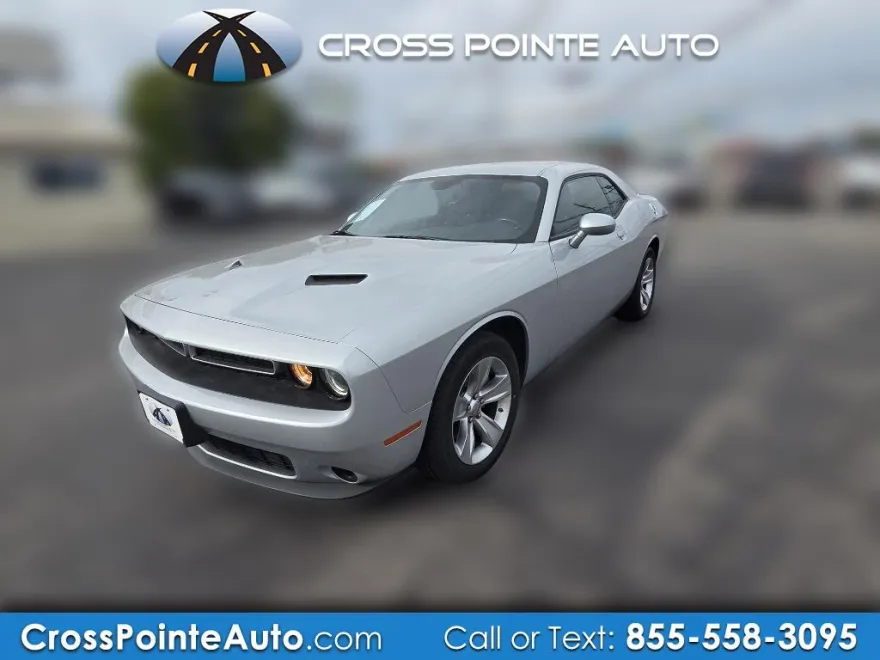 2022 Dodge Challenger SXT photo 1