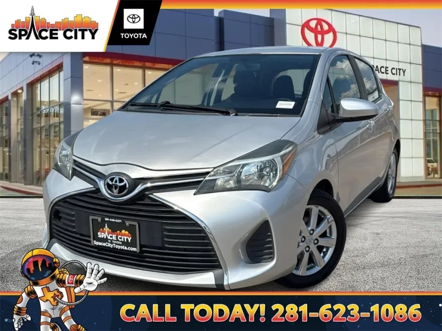 2015 Toyota Yaris LE photo 1