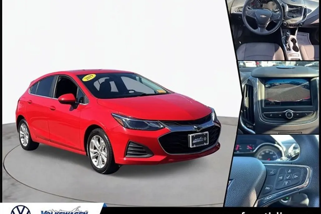 2019 Chevrolet Cruze LT photo 1